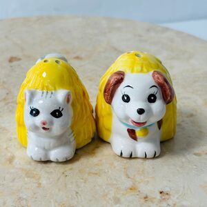 Enesco Cat and Dog in Yellow Tents Salt and‎ Pepper Shaker Set Kitschy Kitsch